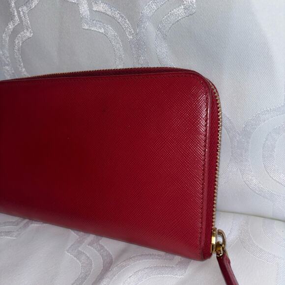 Prada Red Saffiano Leather
Bow Zip Around Wallet - Picture 5 of 10